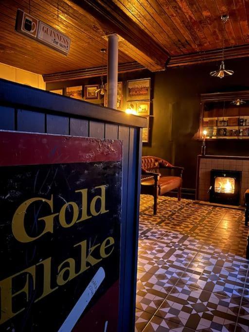 Вилла Tw O Connell Old World Irish Pub Кэрсивин Экстерьер фото